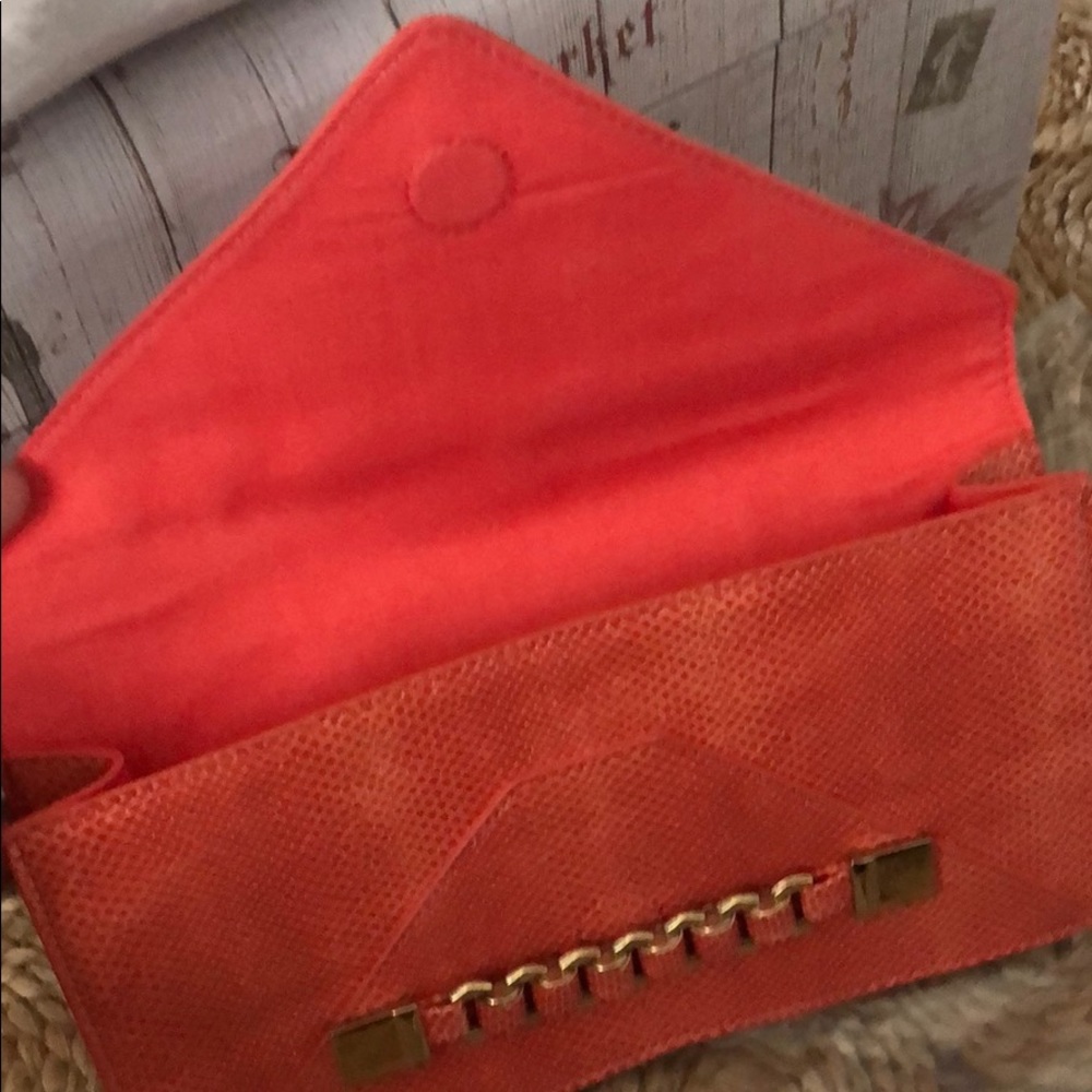 Authentic Aldo envelop clutch - Picture 6 of 8